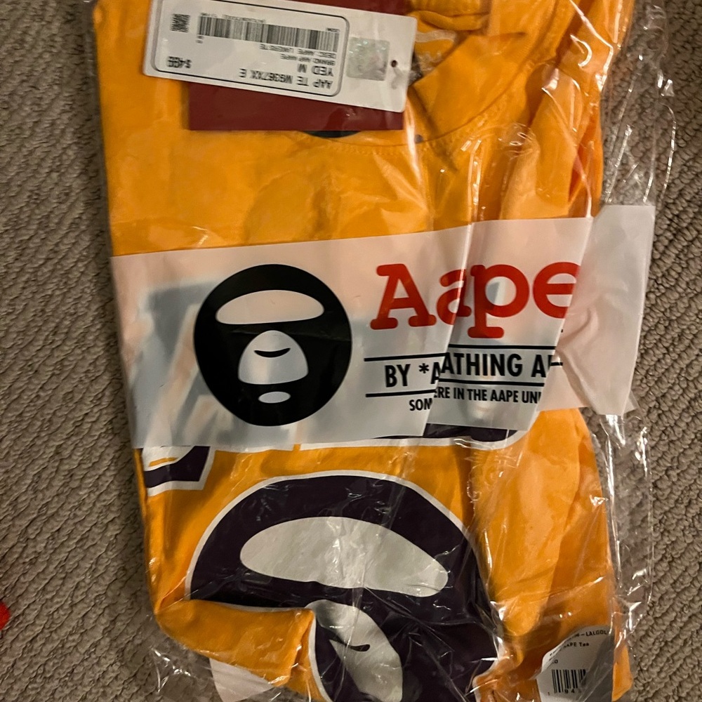 Bathing Ape xx Mitchell & Ness Laker Tee - Picture 2 of 6